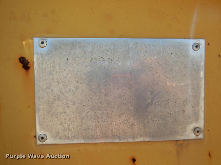 image for item DF2033 2000 L&L equipment trailer