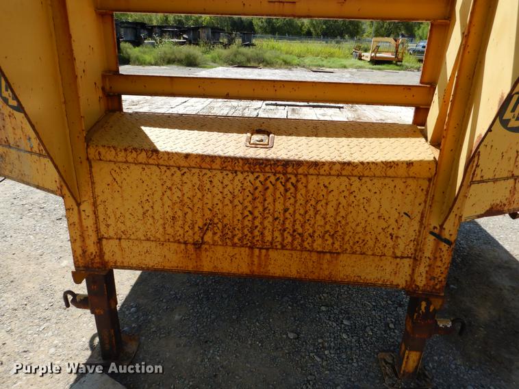 image for item DF2033 2000 L&L equipment trailer