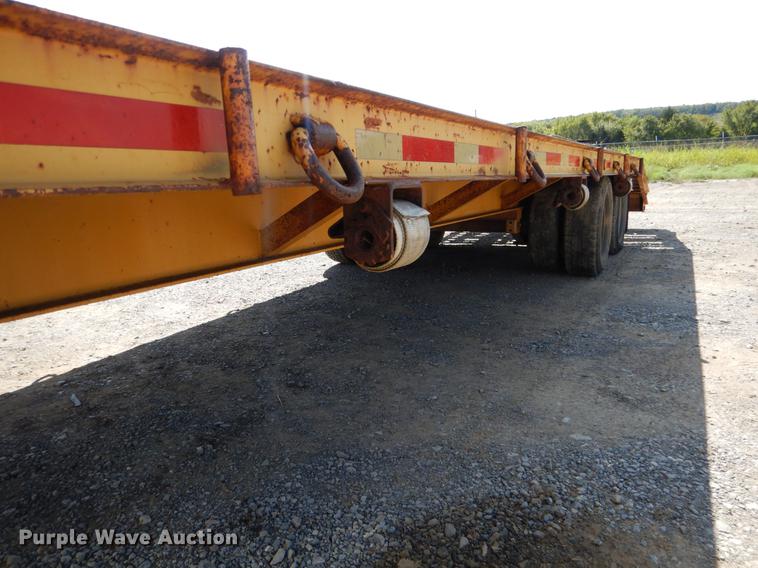 image for item DF2033 2000 L&L equipment trailer