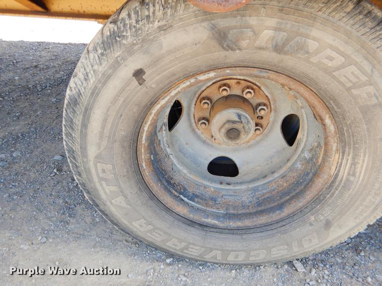 image for item DF2033 2000 L&L equipment trailer