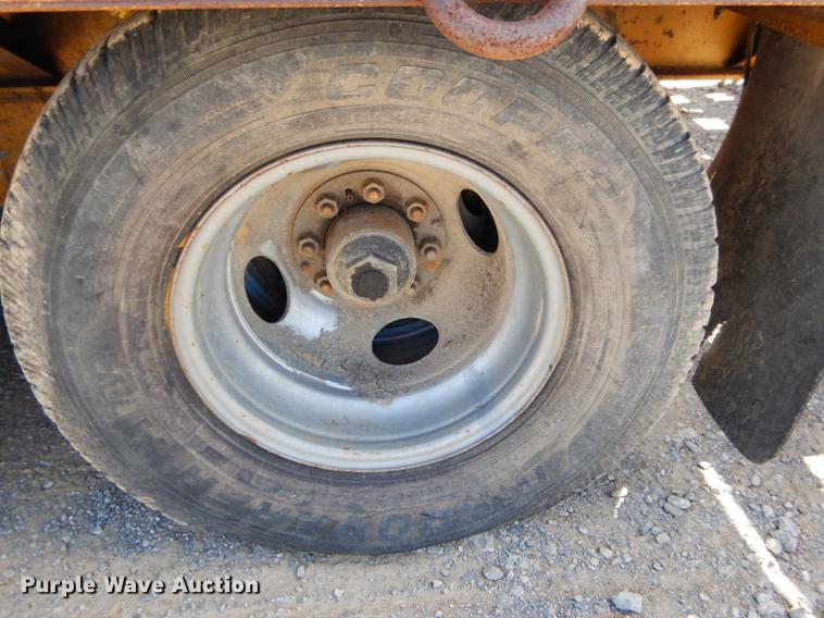 image for item DF2033 2000 L&L equipment trailer