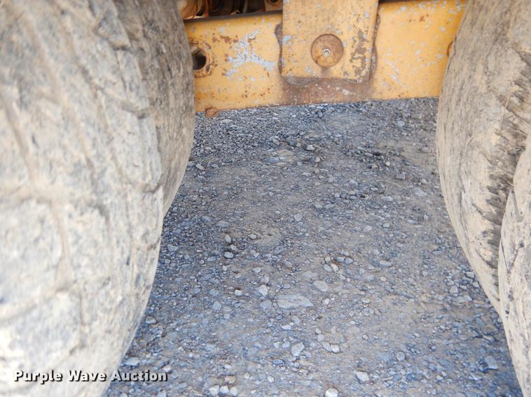 image for item DF2033 2000 L&L equipment trailer