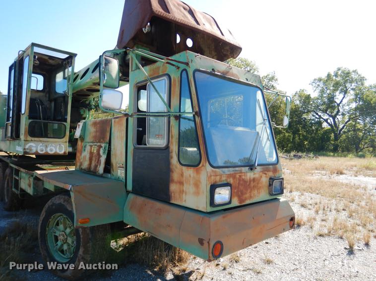 image for item DF2034 1981 Gradall G660 rubber tire excavator