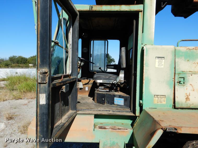 image for item DF2034 1981 Gradall G660 rubber tire excavator