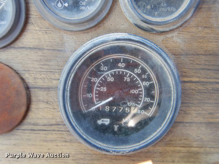 image for item DF2034 1981 Gradall G660 rubber tire excavator