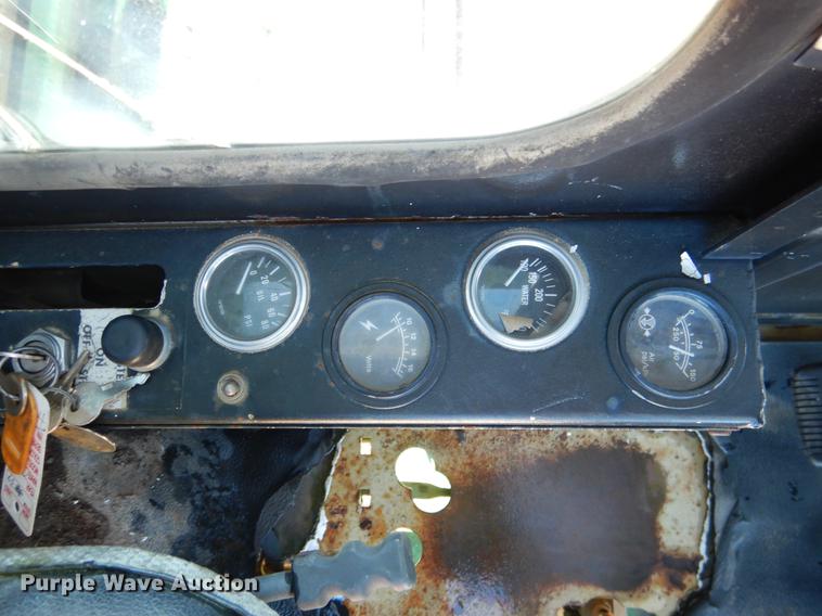 image for item DF2034 1981 Gradall G660 rubber tire excavator