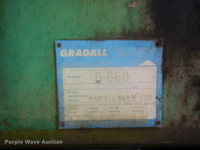 image for item DF2034 1981 Gradall G660 rubber tire excavator