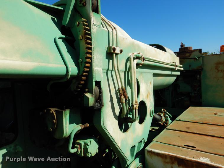 image for item DF2034 1981 Gradall G660 rubber tire excavator