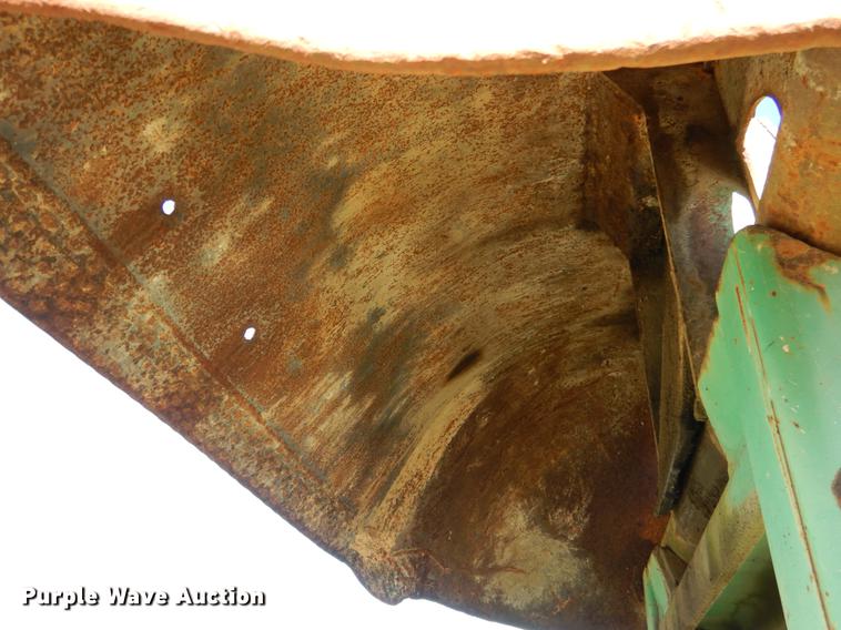 image for item DF2034 1981 Gradall G660 rubber tire excavator