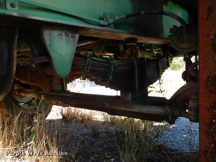 image for item DF2034 1981 Gradall G660 rubber tire excavator