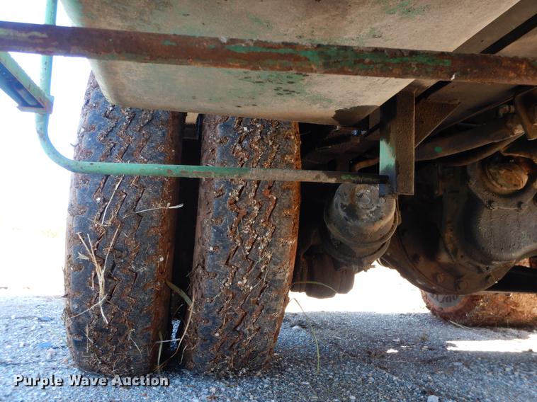 image for item DF2034 1981 Gradall G660 rubber tire excavator