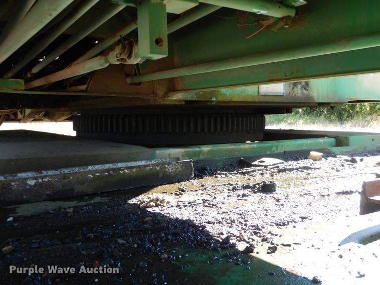 image for item DF2034 1981 Gradall G660 rubber tire excavator