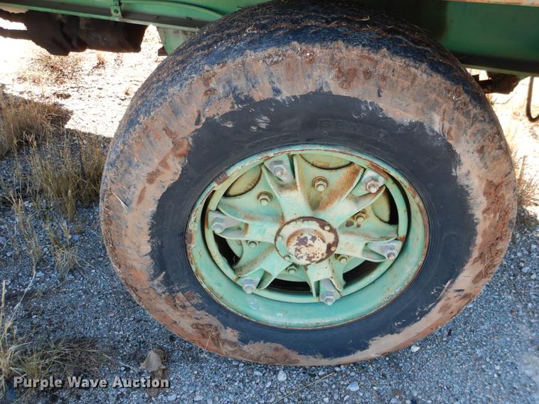 image for item DF2034 1981 Gradall G660 rubber tire excavator