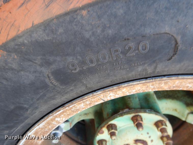 image for item DF2034 1981 Gradall G660 rubber tire excavator