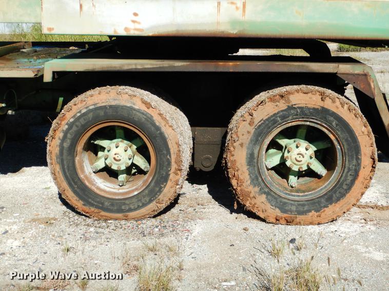 image for item DF2034 1981 Gradall G660 rubber tire excavator