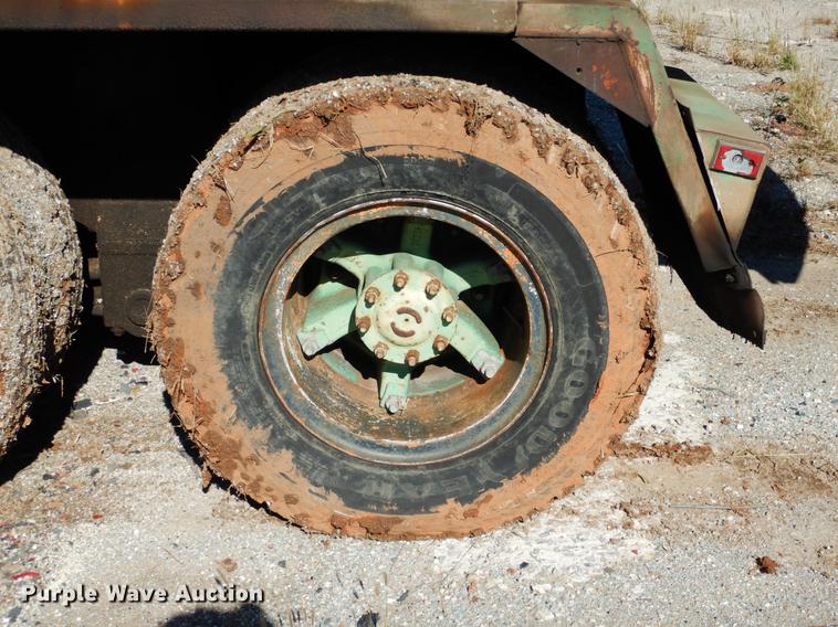 image for item DF2034 1981 Gradall G660 rubber tire excavator