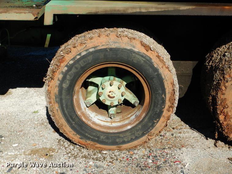 image for item DF2034 1981 Gradall G660 rubber tire excavator