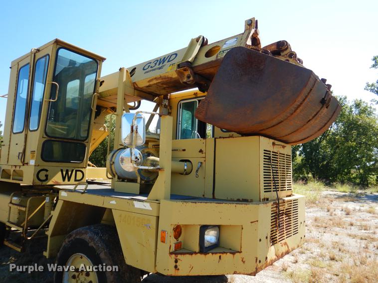 image for item DF2035 1994 Gradall G3WD rubber tire excavator