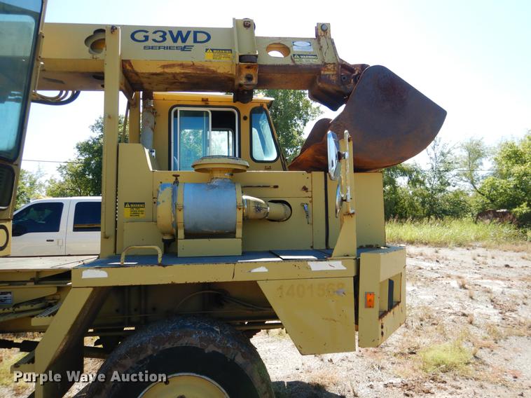 image for item DF2035 1994 Gradall G3WD rubber tire excavator