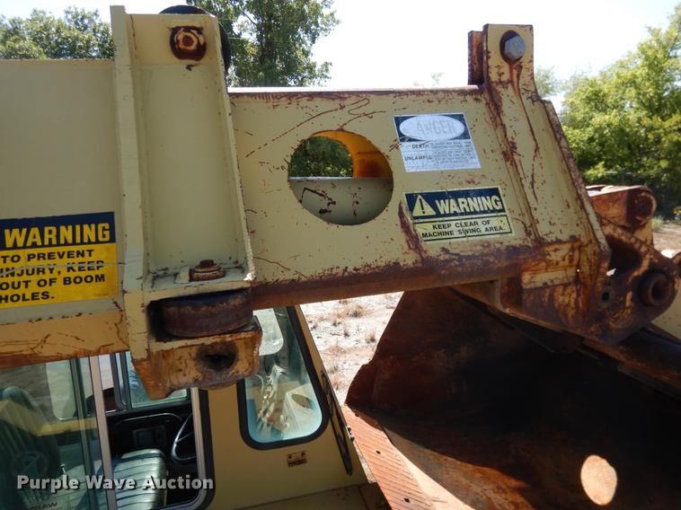 image for item DF2035 1994 Gradall G3WD rubber tire excavator