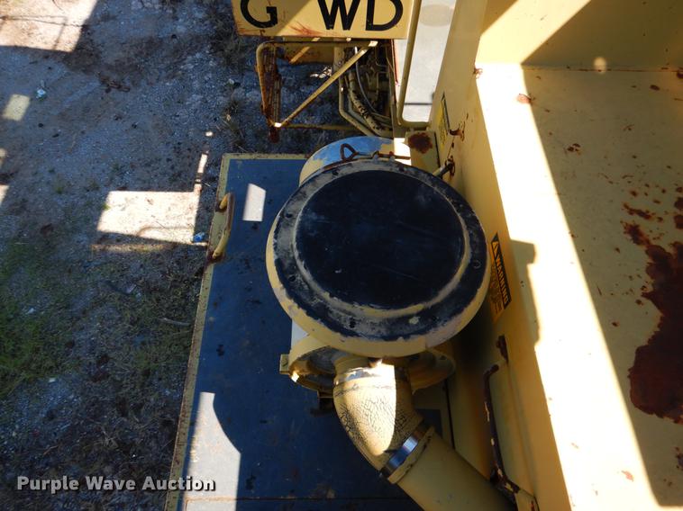 image for item DF2035 1994 Gradall G3WD rubber tire excavator