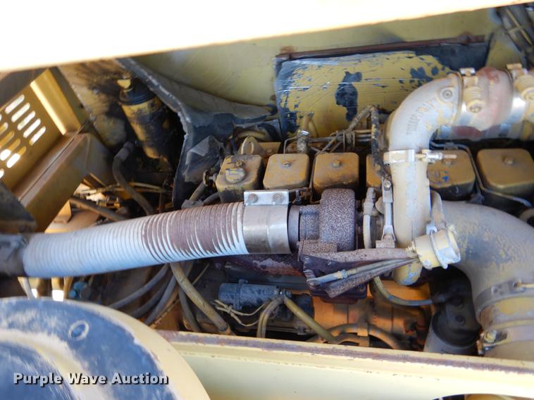 image for item DF2035 1994 Gradall G3WD rubber tire excavator