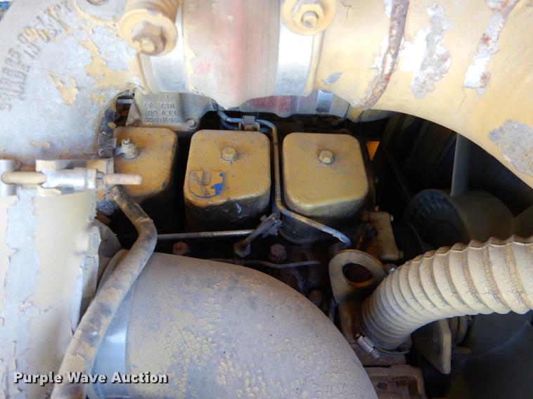 image for item DF2035 1994 Gradall G3WD rubber tire excavator