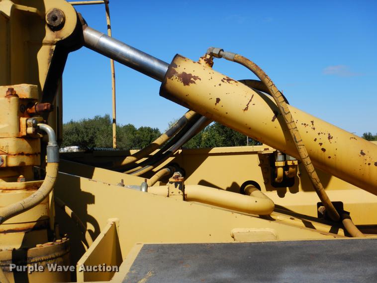 image for item DF2035 1994 Gradall G3WD rubber tire excavator