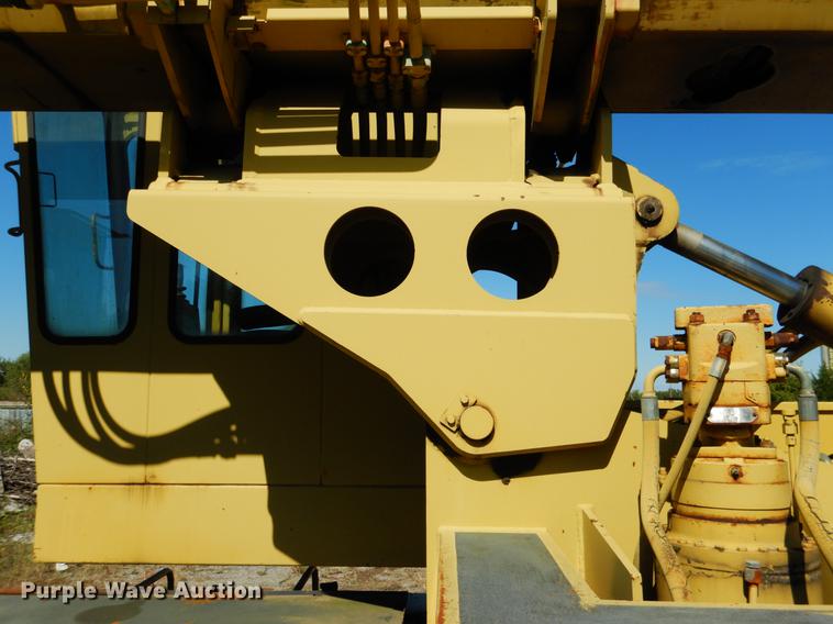 image for item DF2035 1994 Gradall G3WD rubber tire excavator