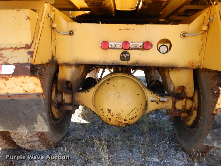 image for item DF2035 1994 Gradall G3WD rubber tire excavator