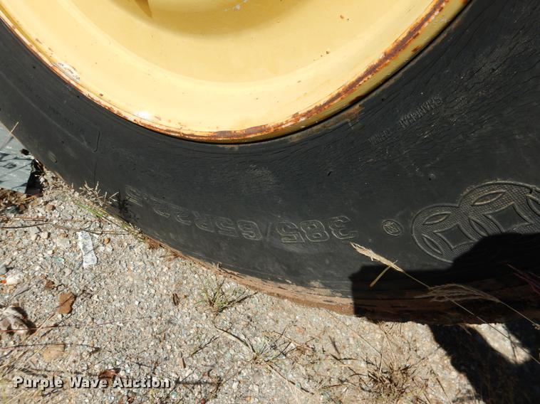 image for item DF2035 1994 Gradall G3WD rubber tire excavator