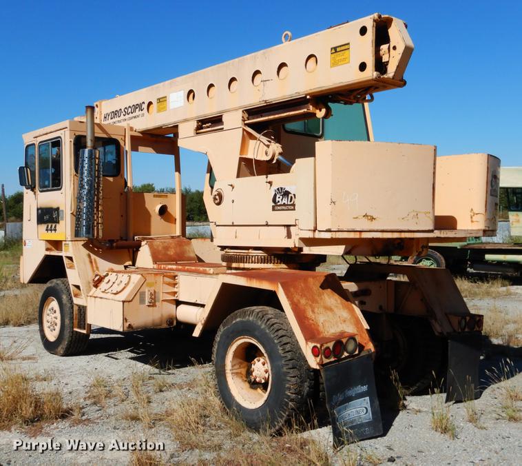 image for item DF2036 1987 Badger 444 Hydro-Scopic rubber tire excavator
