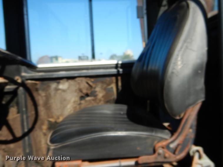 image for item DF2036 1987 Badger 444 Hydro-Scopic rubber tire excavator