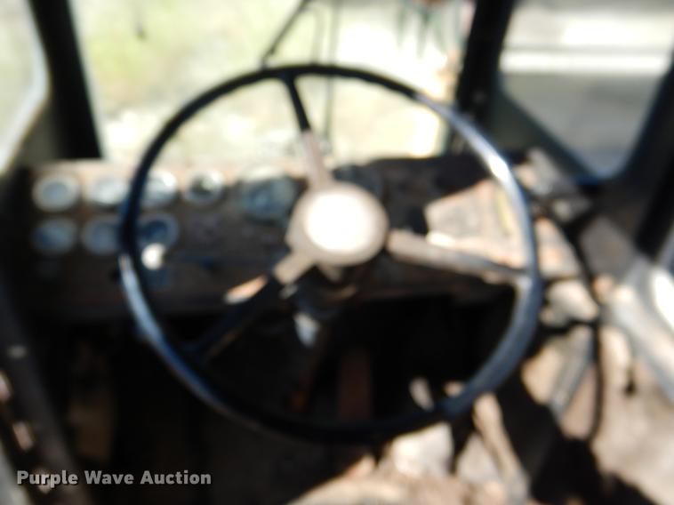 image for item DF2036 1987 Badger 444 Hydro-Scopic rubber tire excavator