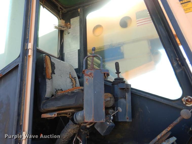 image for item DF2036 1987 Badger 444 Hydro-Scopic rubber tire excavator