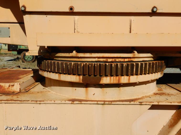 image for item DF2036 1987 Badger 444 Hydro-Scopic rubber tire excavator