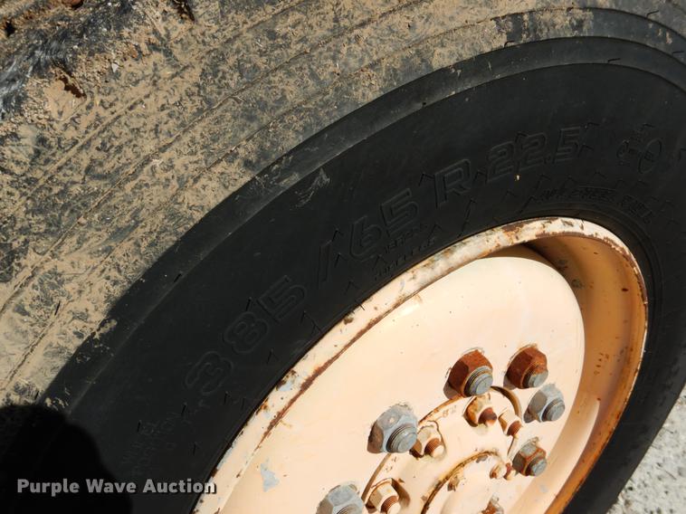 image for item DF2036 1987 Badger 444 Hydro-Scopic rubber tire excavator