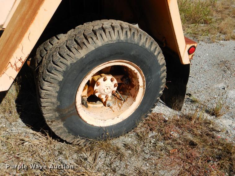 image for item DF2036 1987 Badger 444 Hydro-Scopic rubber tire excavator