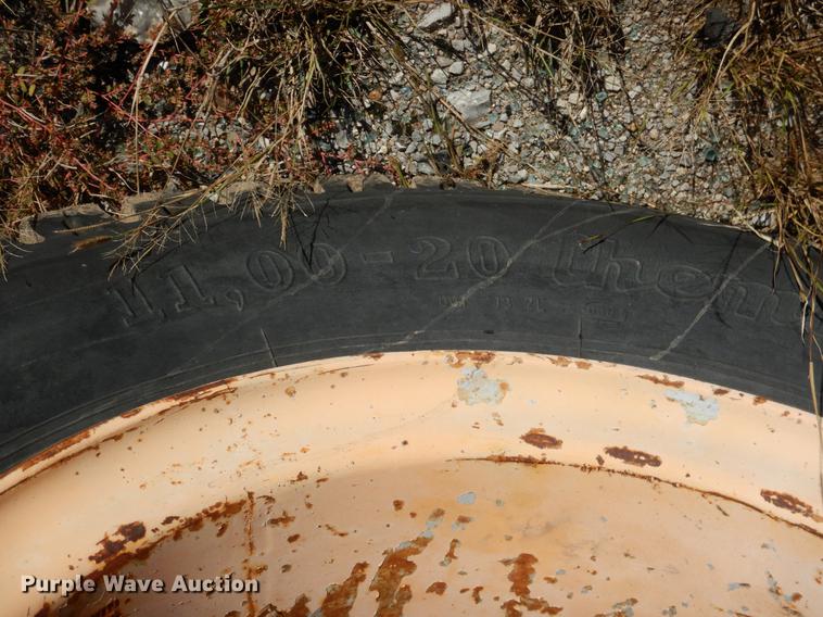 image for item DF2036 1987 Badger 444 Hydro-Scopic rubber tire excavator