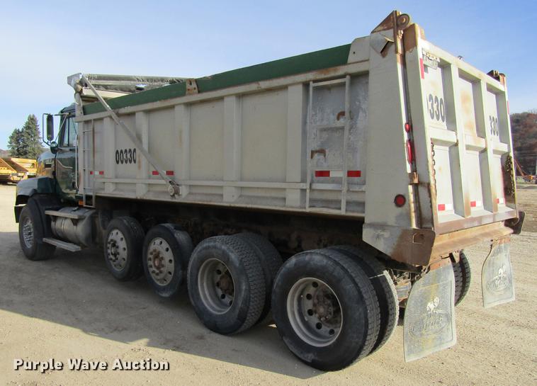image for item DF3874 2000 Mack CL700 dump truck