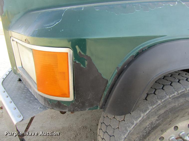 image for item DF3874 2000 Mack CL700 dump truck