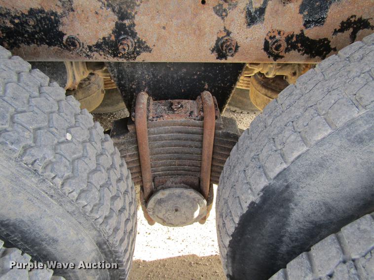 image for item DF3874 2000 Mack CL700 dump truck