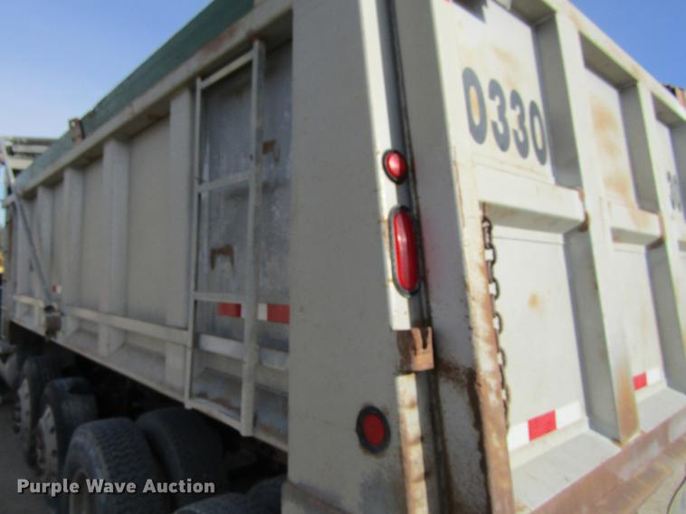 image for item DF3874 2000 Mack CL700 dump truck