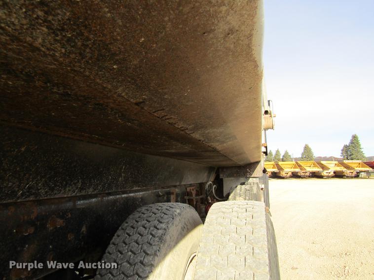 image for item DF3874 2000 Mack CL700 dump truck