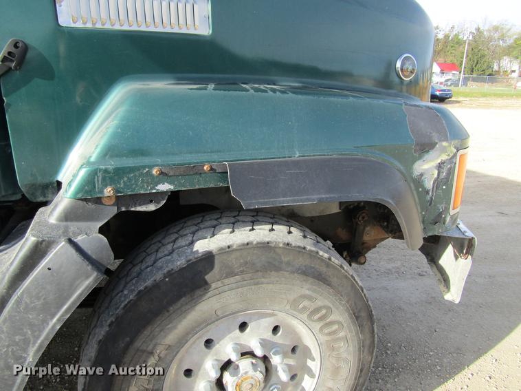 image for item DF3874 2000 Mack CL700 dump truck