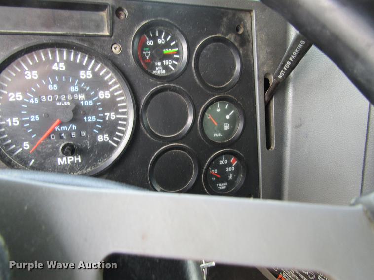 image for item DF3874 2000 Mack CL700 dump truck