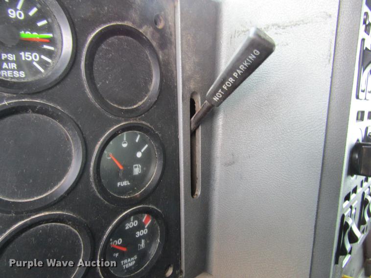 image for item DF3874 2000 Mack CL700 dump truck