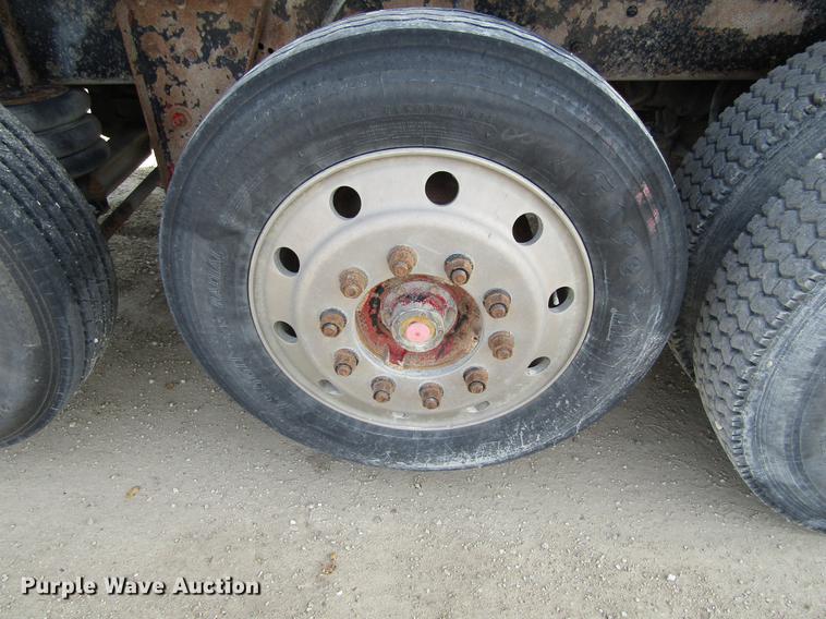 image for item DF3874 2000 Mack CL700 dump truck