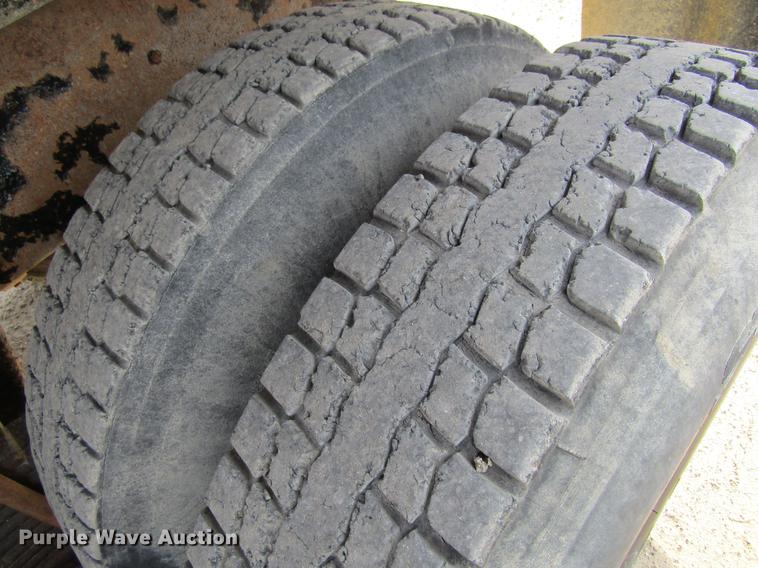 image for item DF3874 2000 Mack CL700 dump truck