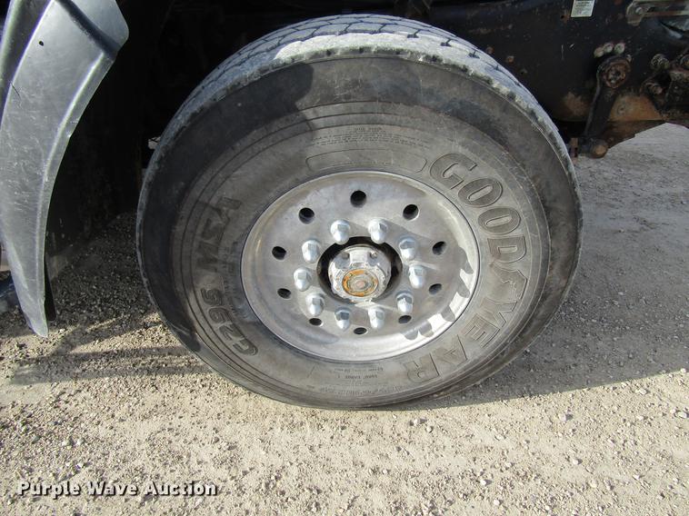 image for item DF3874 2000 Mack CL700 dump truck